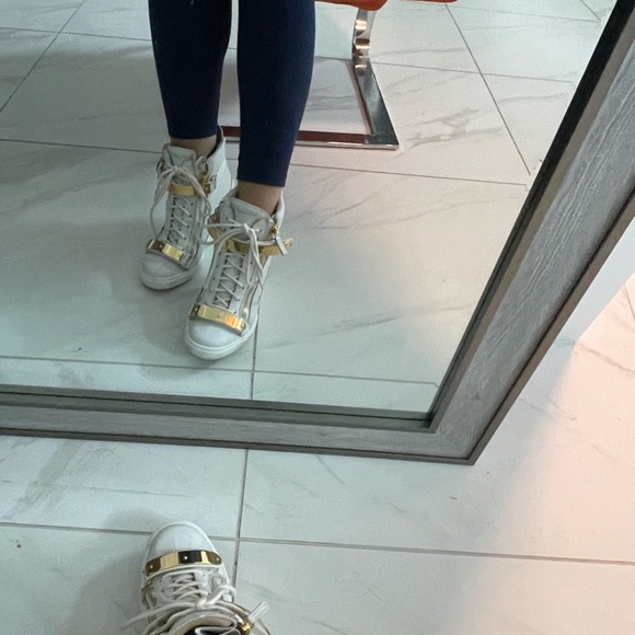 Authentic Giuseppe Zanotti white and gold High Top Sneakers Size 38.5 . - Picture 6 of 16